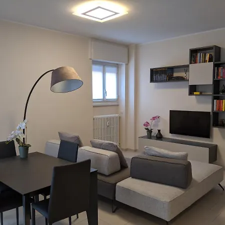 Modern Apartment - Como Centro Apartment *