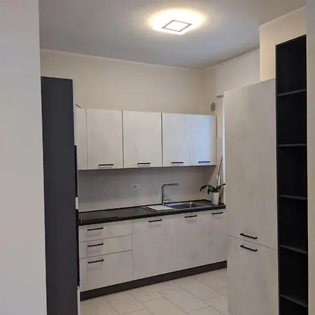 Modern Apartment - Como Centro Apartment